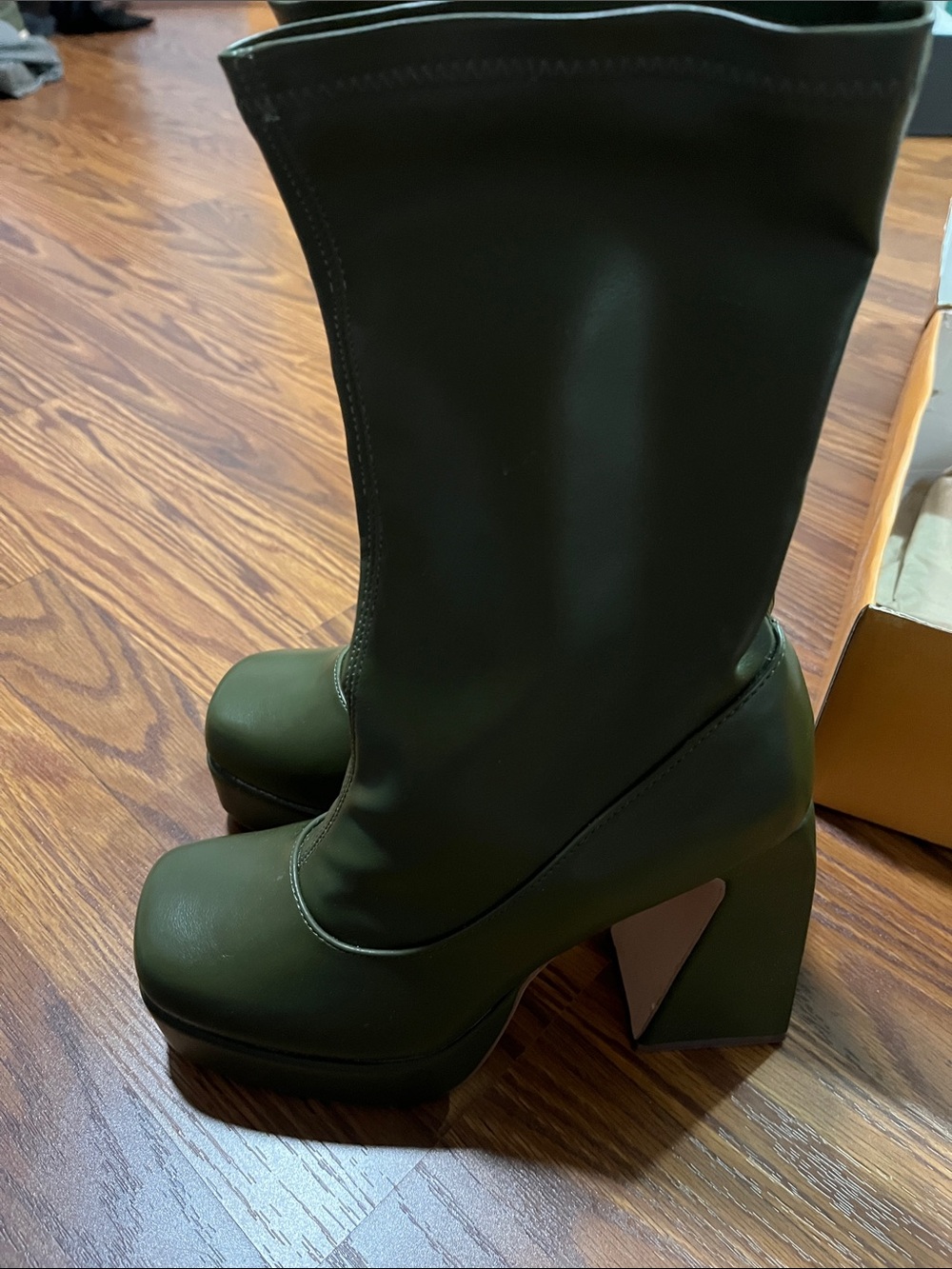 Chase + Chloe Olive Green Platform Block Heel Boots 7 - Picture 4 of 7